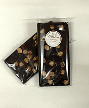 dunkle Schokolade mit Haselnüssen